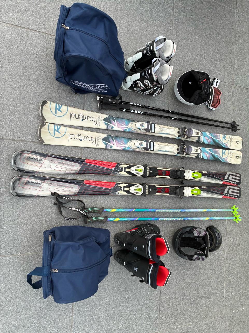 Dames- en heren skiset te koop. Bieden op afzonderlijke items is mogelijk.