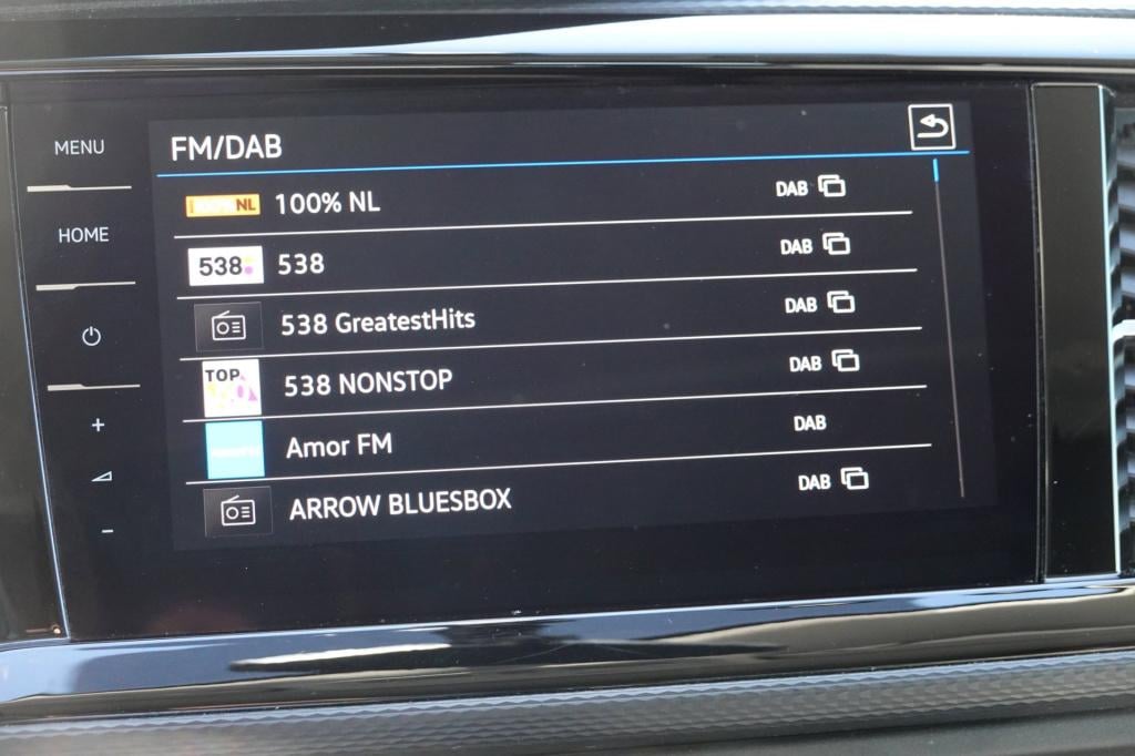 Volkswagen Transporter 2.0 tdi l2h1 30 dc 150-pk automaat bulli