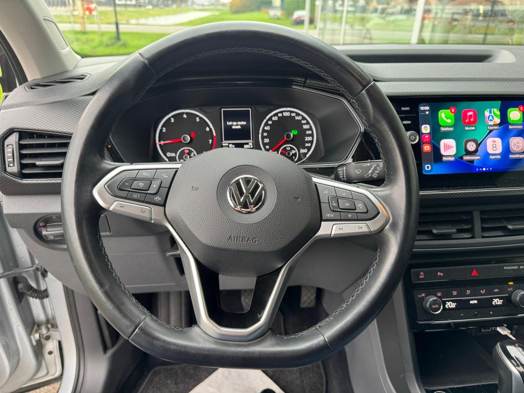 Volkswagen T-cross 1.0 tsi life automaat , apple carplay , trekhaak