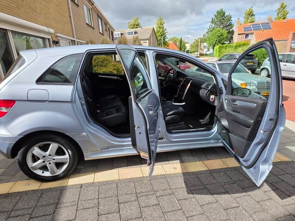 Tekoop zeer mooie Mercedes B.Klasse 200 Turbo Automaat