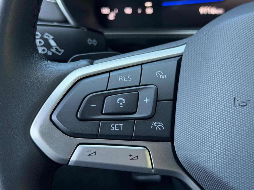 Volkswagen T-cross 1.5 tsi 150pk dsg r-line | camera | trekhaak | navi | iq