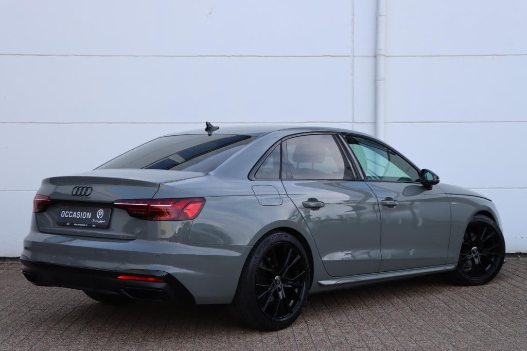 Audi A4 limousine 35 tfsi s edition competition s-tronic