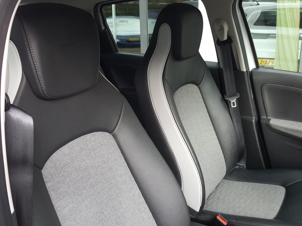 Renault Zoe 135pk intens (batterijkoop) 52kwh 3-fase navigatie | achteruitr