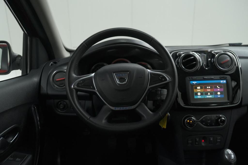 Dacia Sandero tce 90 tech road | trekhaak | navigatie | parkeersensoren
