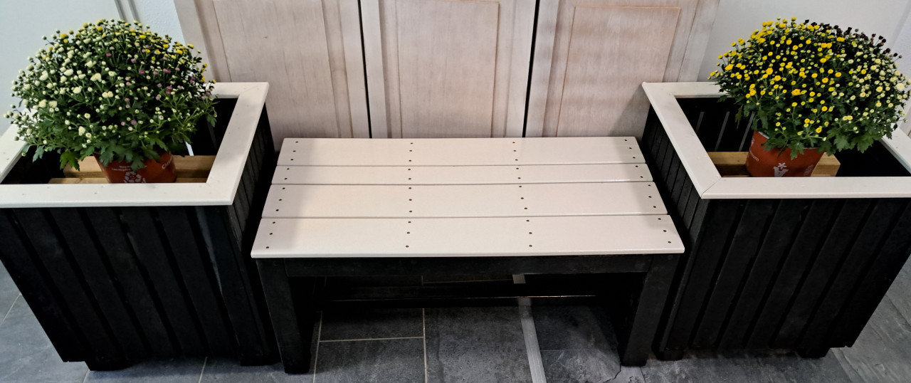 Stevige tuinbank incl. 2 plantenbakken - strak design