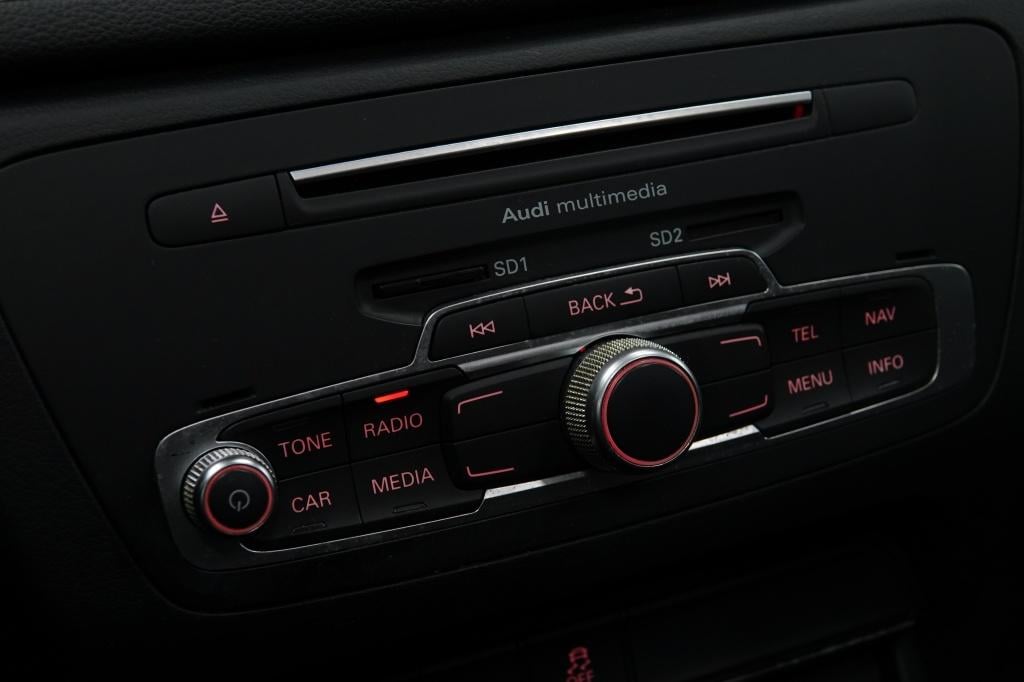 Audi Q3 1.4 tfsi | pano | stoelverw. | cruise | trekhaak |