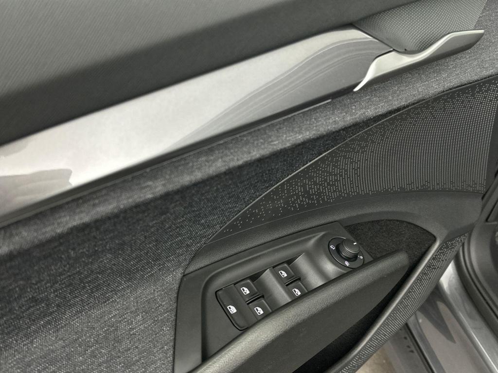 Skoda Elroq business edition elektromotor 150 kw / 204 pk suv