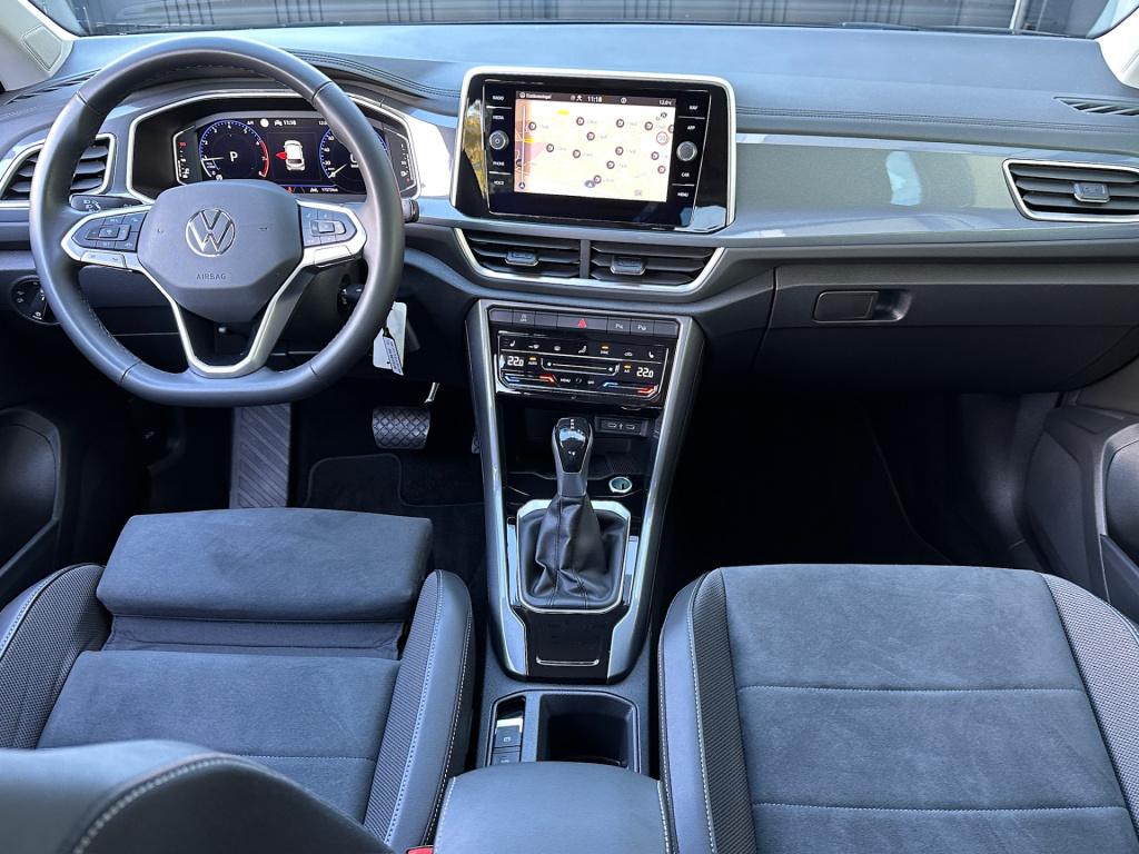 Volkswagen T-roc 1.5 tsi 150pk dsg style | trekhaak | navi | iq light | ada