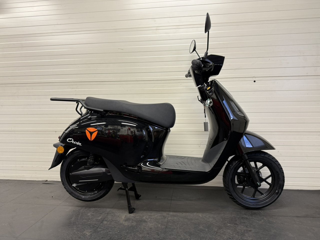 Nieuw! Yadea Owin 25/45km de A-merk retrolook scooter!
