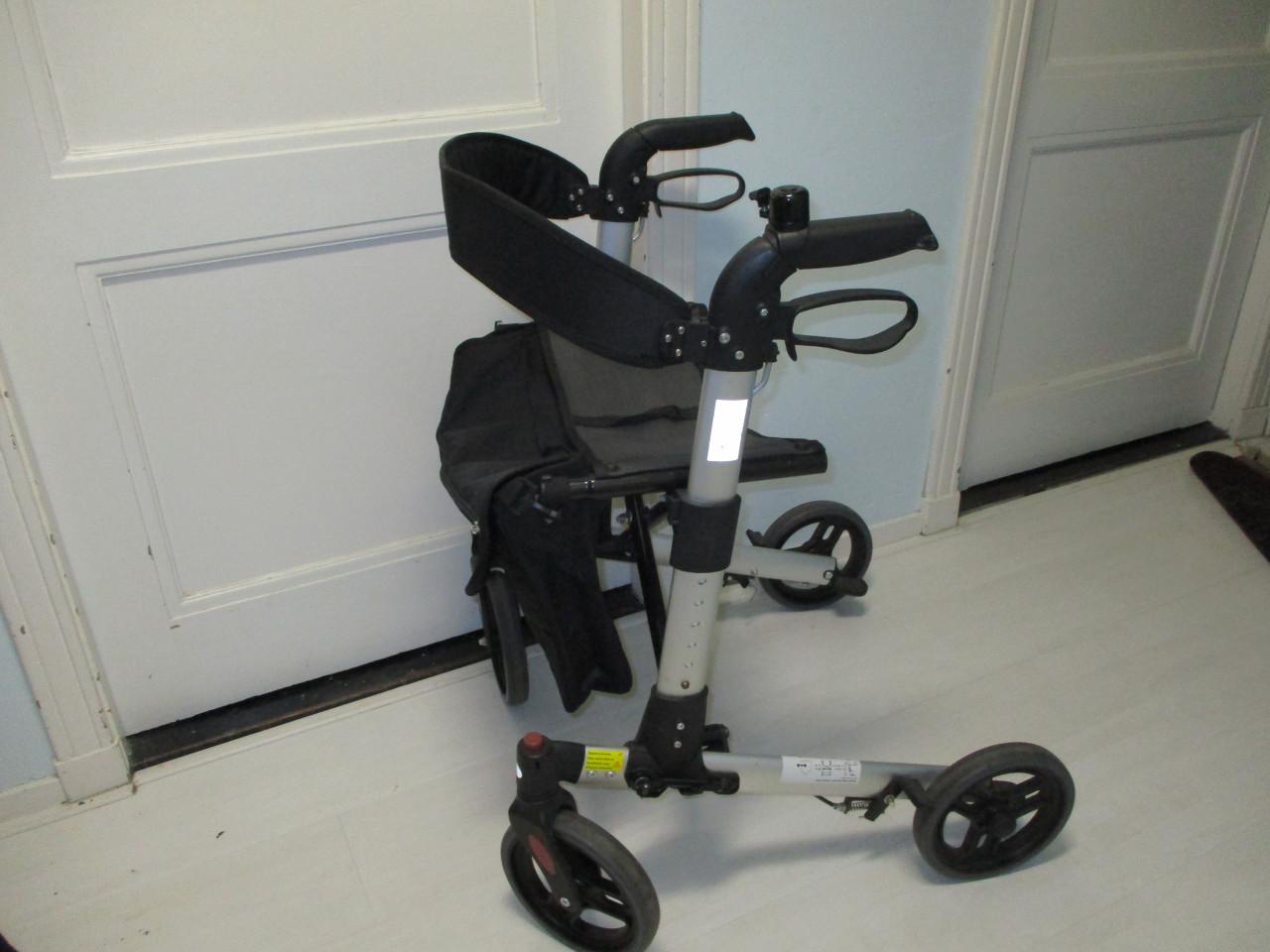 Zeer complete rollator te koop