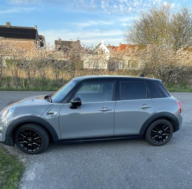 Te koop MINI Cooper 1.5 Business (origineel NL, 5-deurs, BT, Navi)