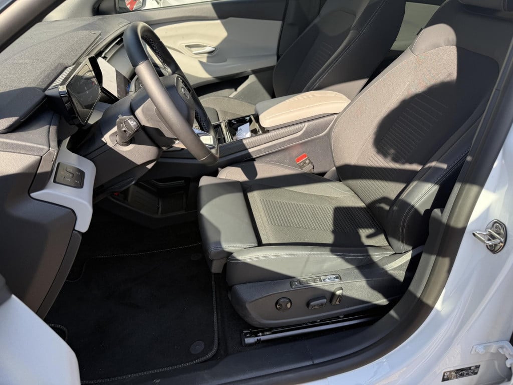 Ford Explorer premium extended range rwd 77 kwh 20'' lmv | panoramadak | hu