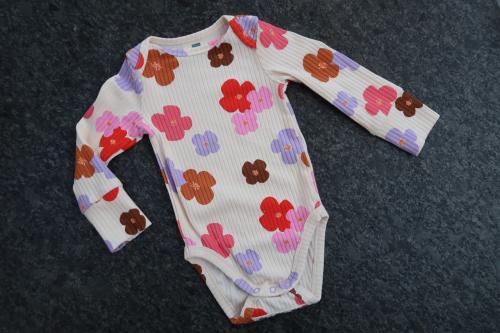 Babyrompertjes met lange mouw, korte mouw en mouwloos alles in maatje 62/68