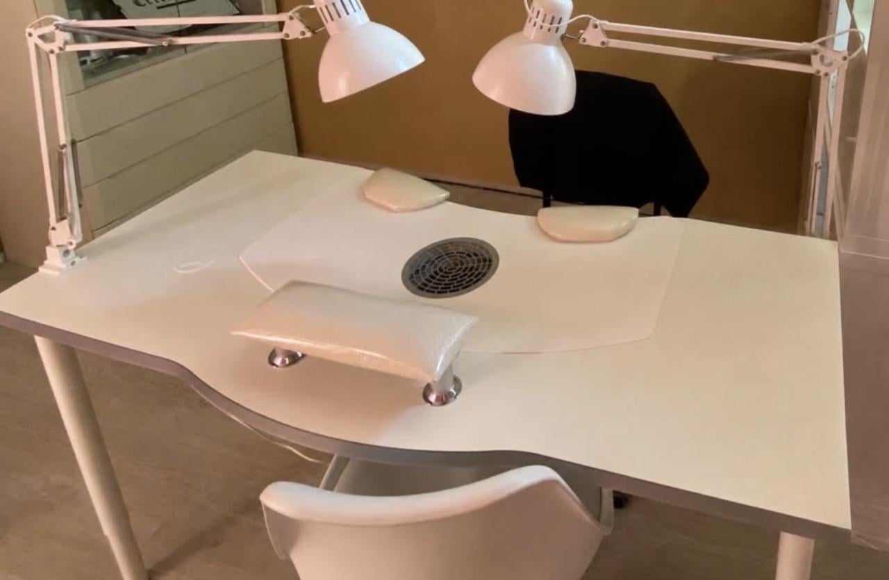 Professionele nageltafel met ingebowde Taifun I Premium afzuigsystem
