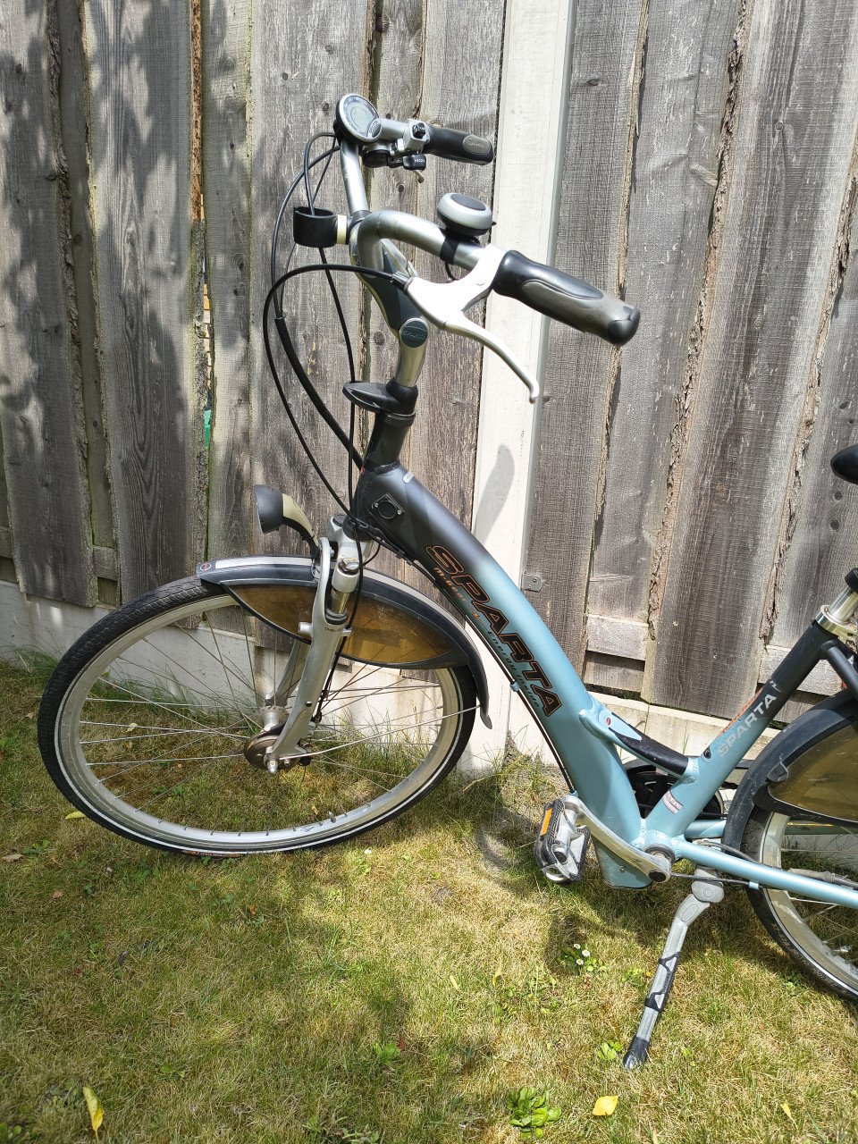 Prachtige blauwe elektrische Sparta damesfiets. Opknapper!