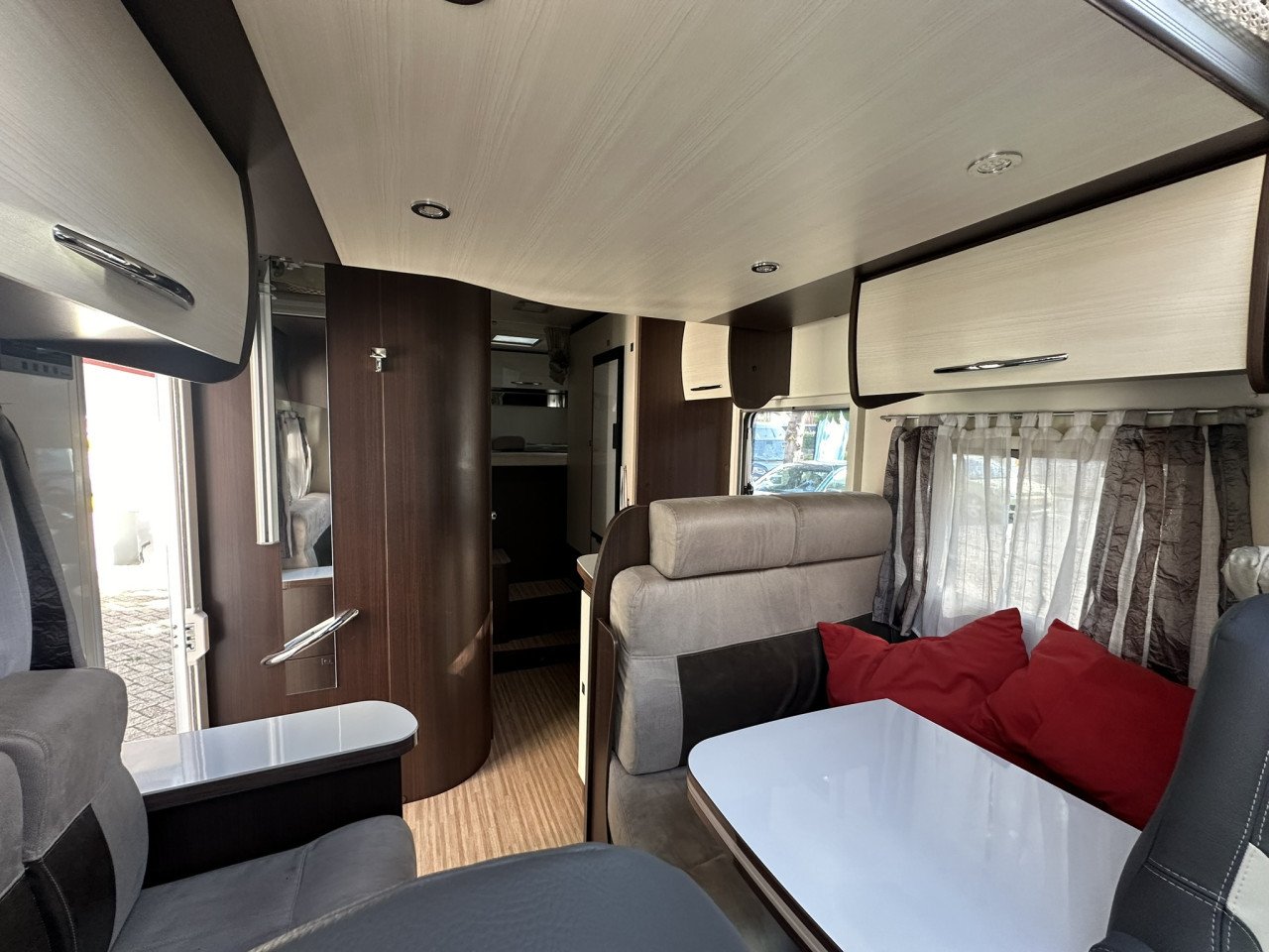 Camper Benimar Tessoro 442 uit 2015 met 77.000 km