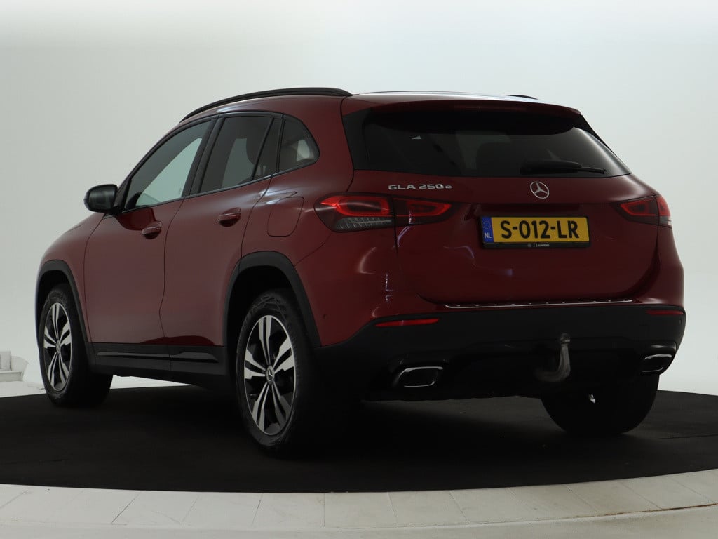 Mercedes-Benz Gla-klasse 250 e business solution luxury line apple carplay 