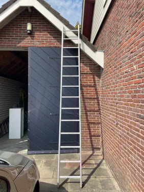 Aluminium ladder 4,5 meter, ideaal voor schoonmaken dakgoot