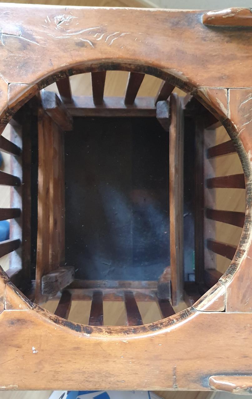 Antieke Chinese kinderstoel