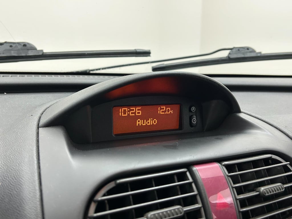 Opel Corsa occasion 1.2-16v rhythm | grijs | tweedehands opel corsa | cruis