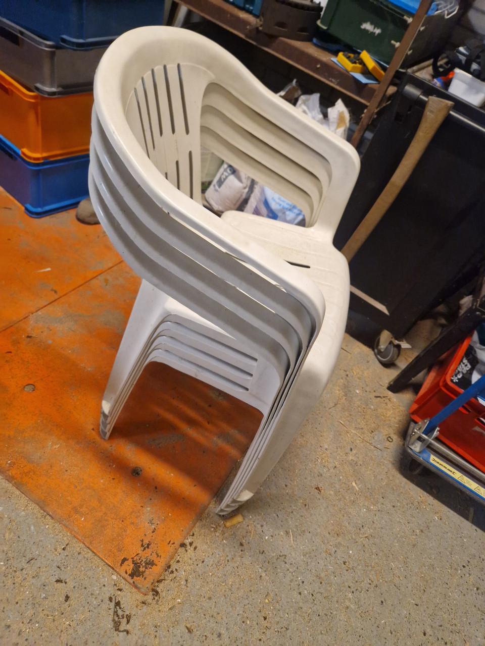 Te koop 4 buitenstoelen