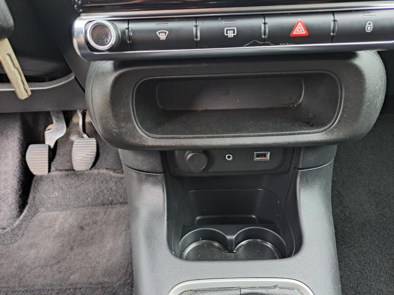 Te Koop Citroën C3 PureTech 1.2 Shine van bouwjaar 30 oktober 2017.