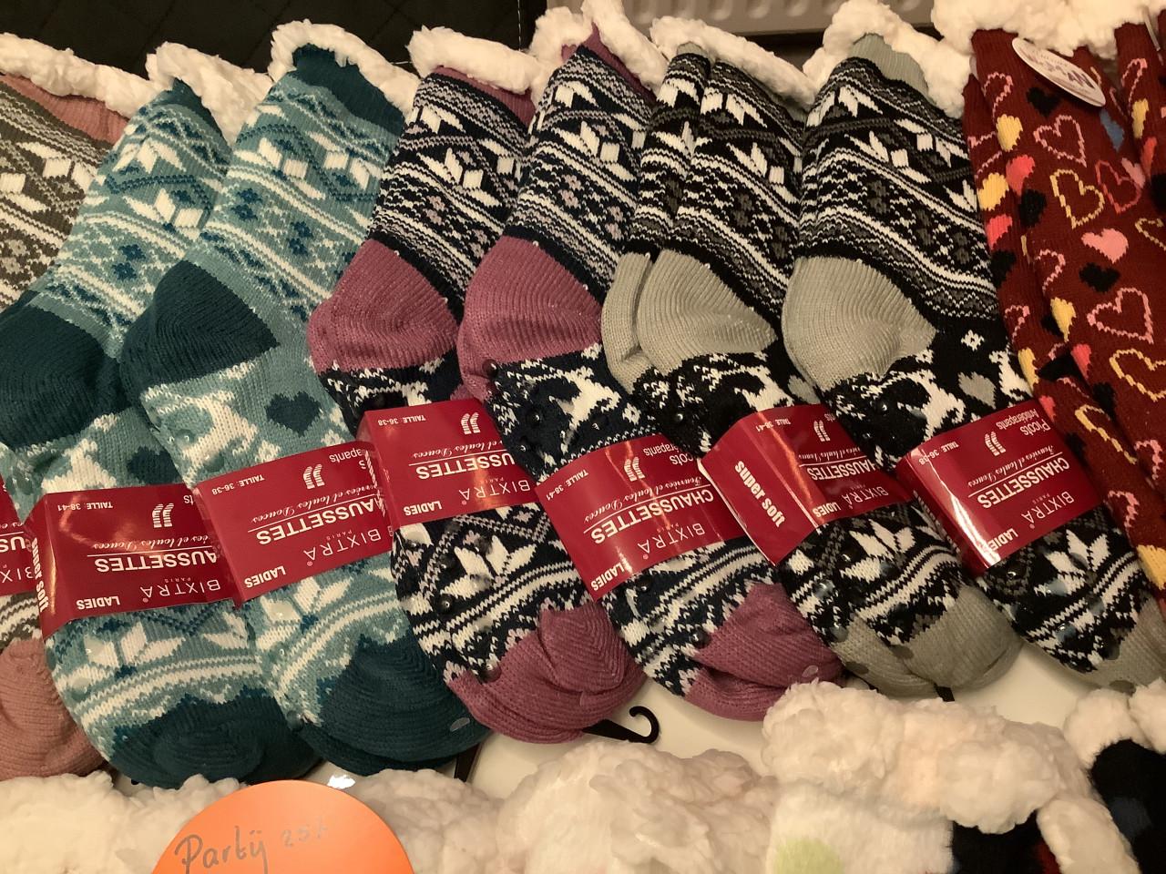 Partij leuke fluffy huissokken. (Partij 257)