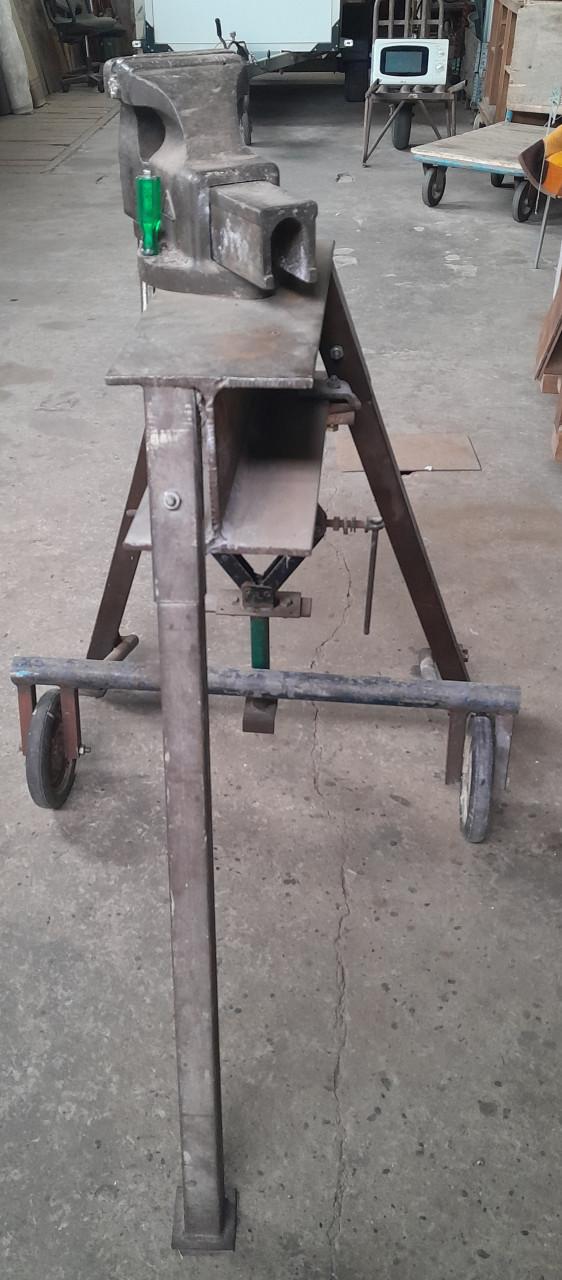 Zware verrijdbare oude stalen bankschroef