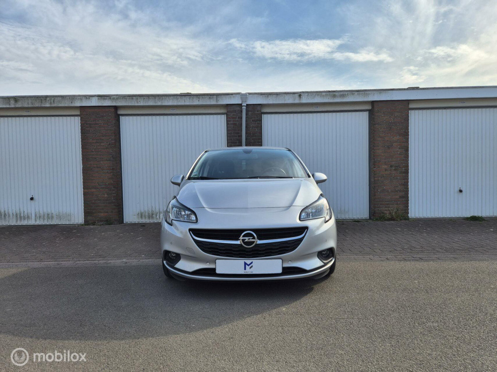 Opel Corsa 1.4 volautomaat / stuur- & stoelverwarming / camera