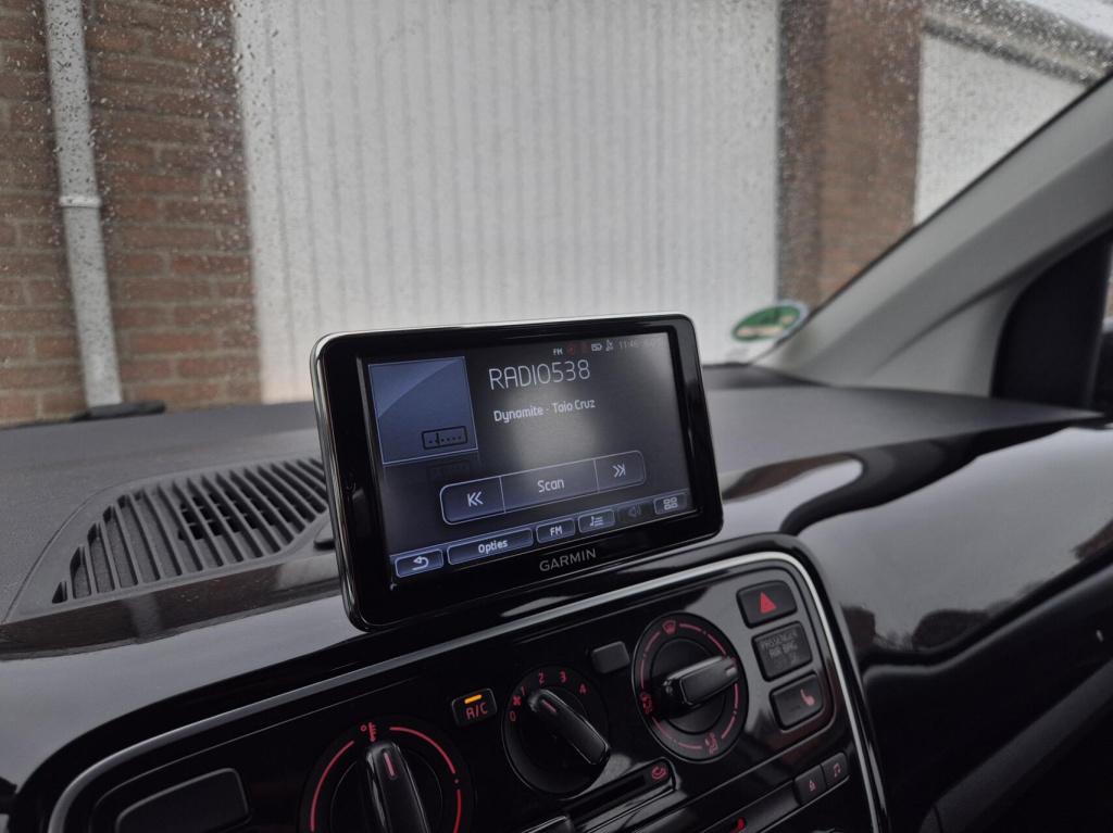 Volkswagen UP! 1.0 cup up! bluemotion / stoelverwarming / cruisecontrol / p