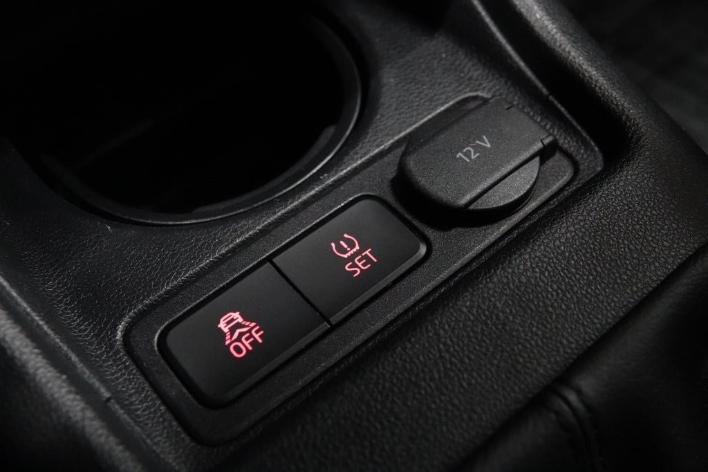 Volkswagen UP! 1.0 tsi high up! | cruise | pdc | bluetooth |