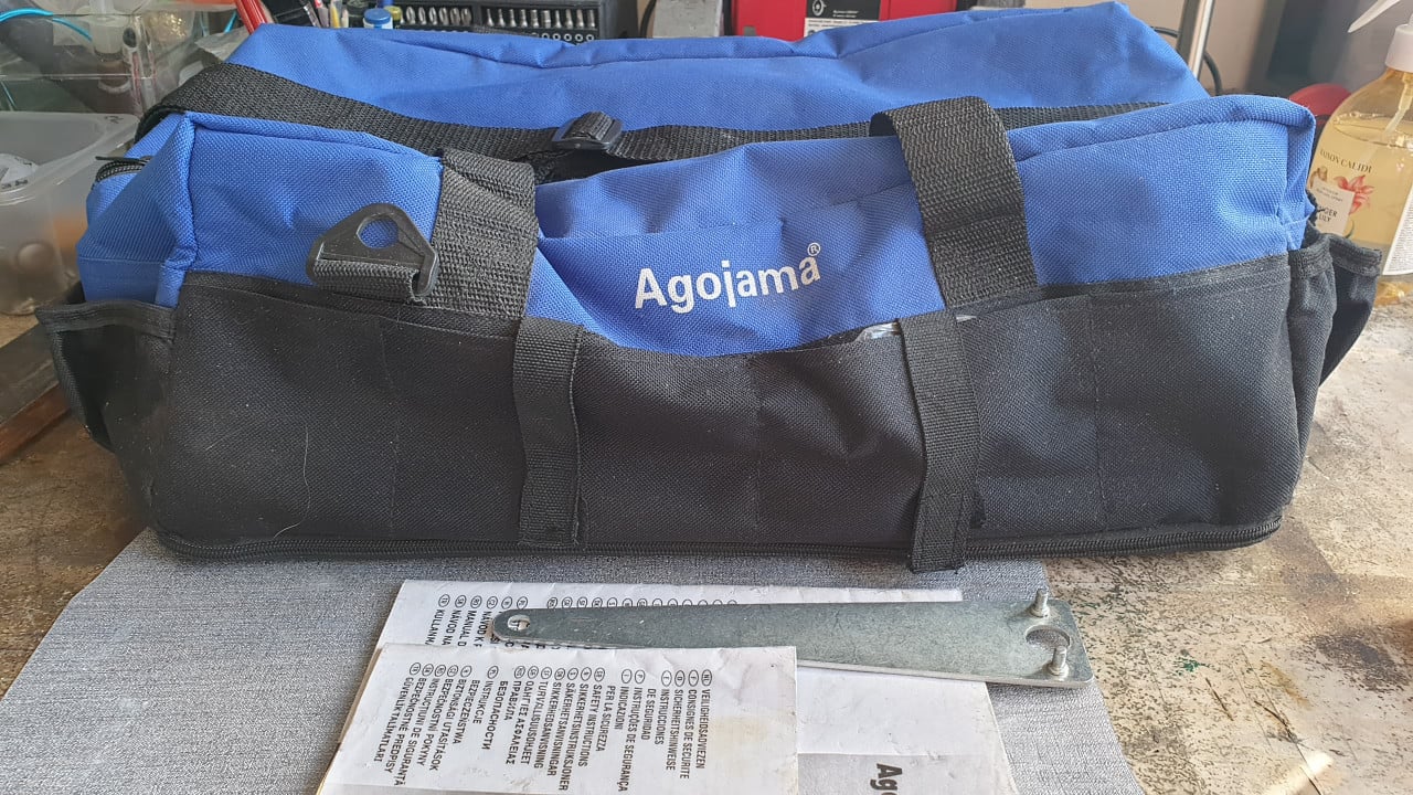 Te koop Agojama Haakse Slijptol voor de zware werk.