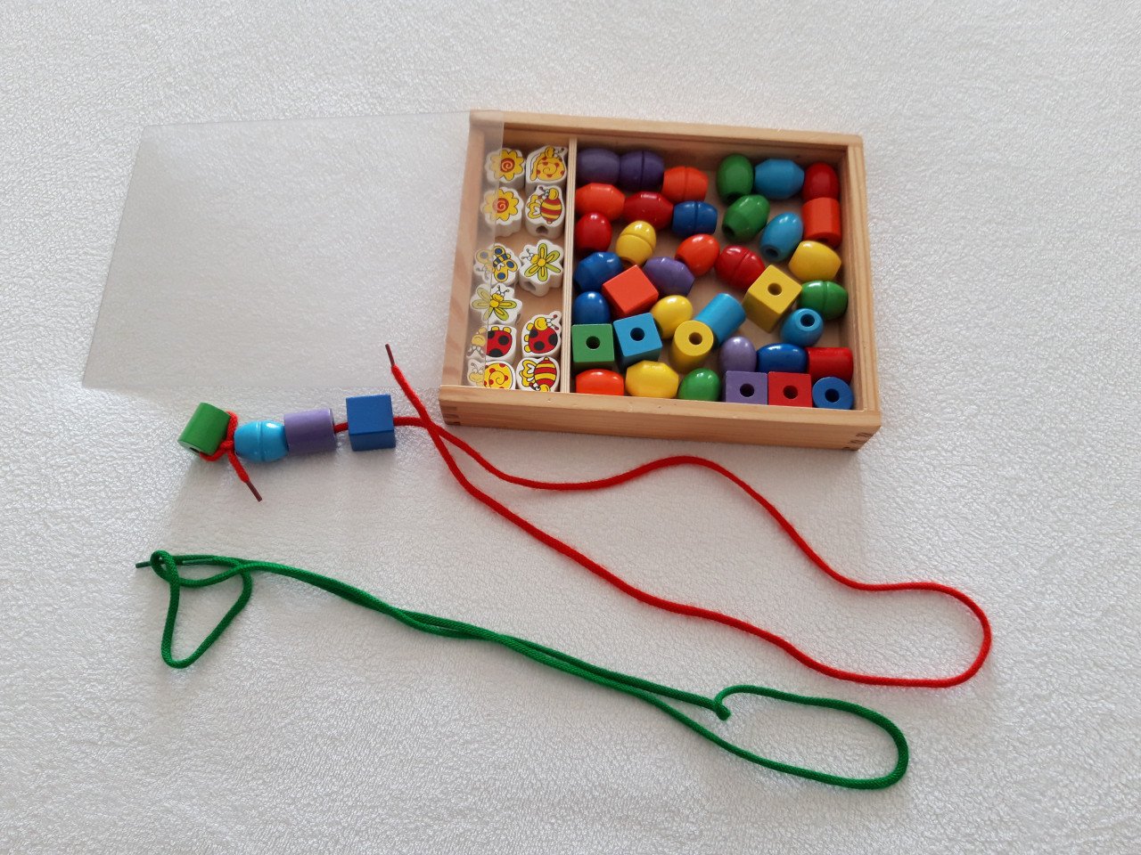 Verschillende soorten houten speelgoed