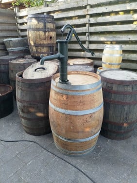 Eiken regenton 220 ltr met pomp