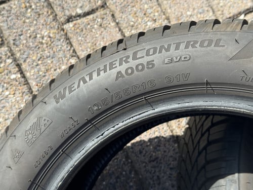 2 Bridgestone All Season banden met 6 mm profiel