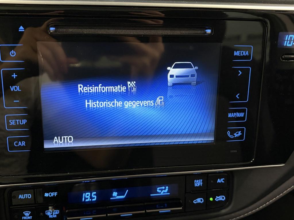 Toyota Auris 1.2t volcano edition