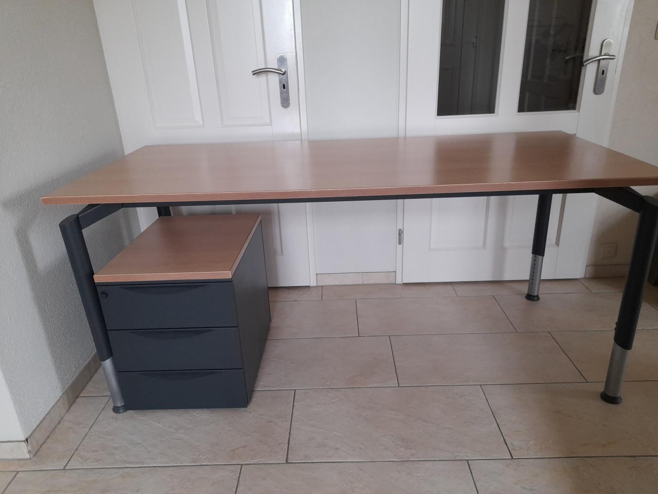 Ladenkastje op wielen (42 x 58 x 54H)  Zonder sleutel!