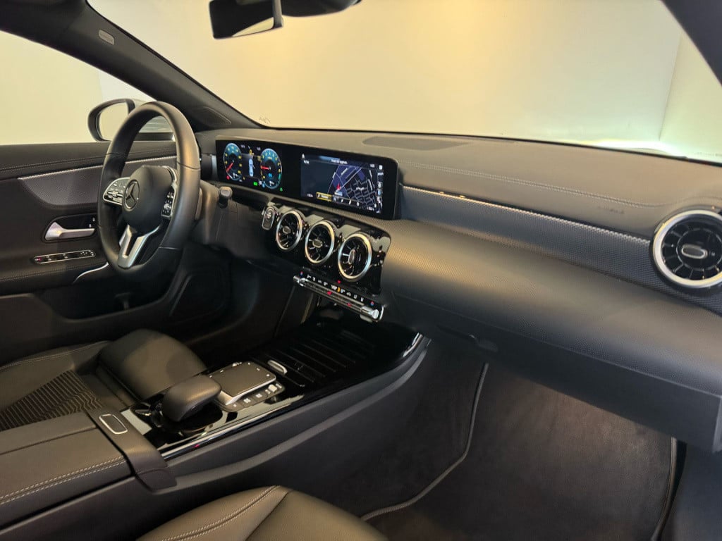 Mercedes-Benz Cla 250 e business solution