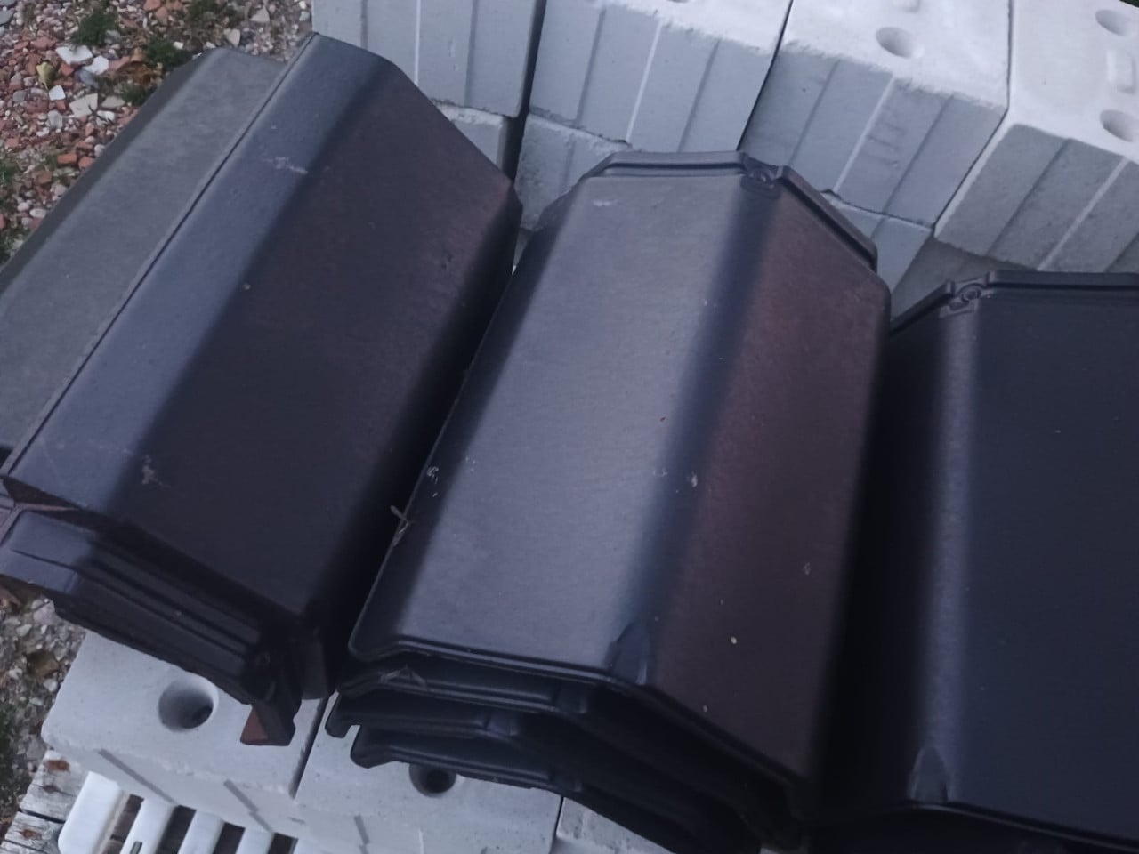 Antracieten nokvorsten 12 stuks genoeg voor 4 meter