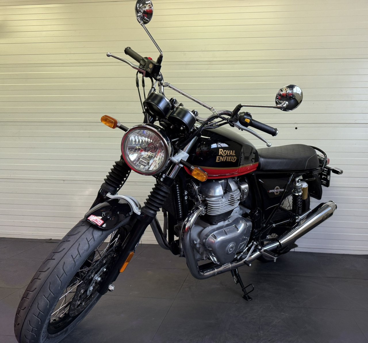 Jonge en nette Royal Enfield Interceptor 650 slechts 2300km!