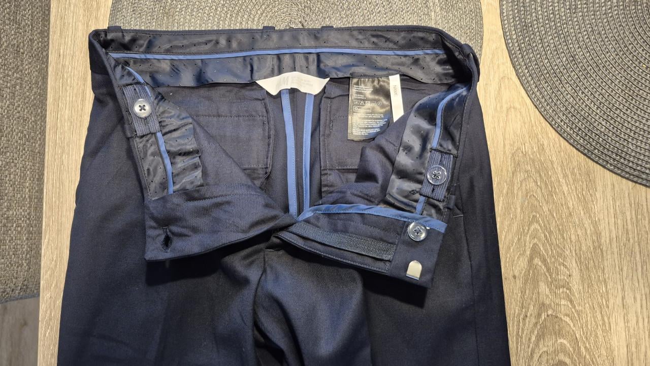 Kostuumset met overhemd maat 145 ( H&M)