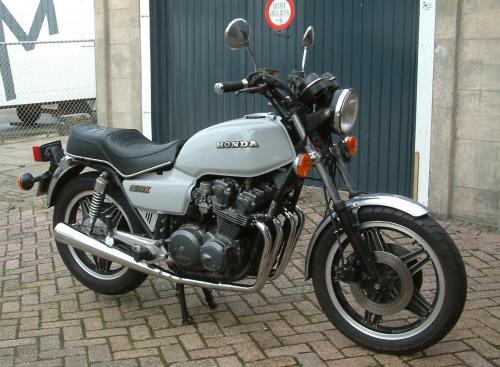Goede Honda CB750K  uit 1981 heeft onlangs complete nieuw uitlaat