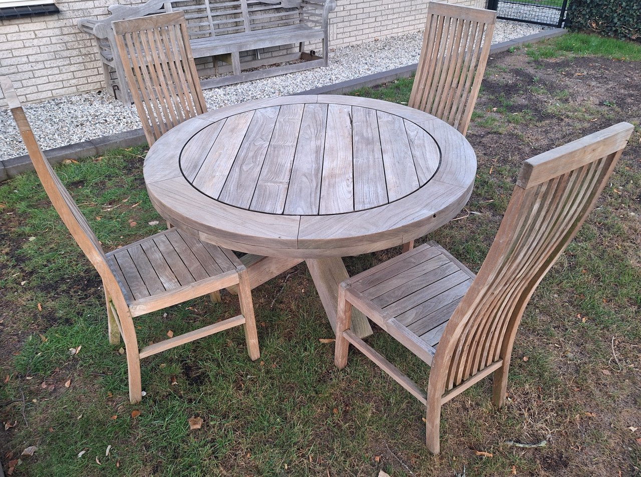 Hardhouten tuinset