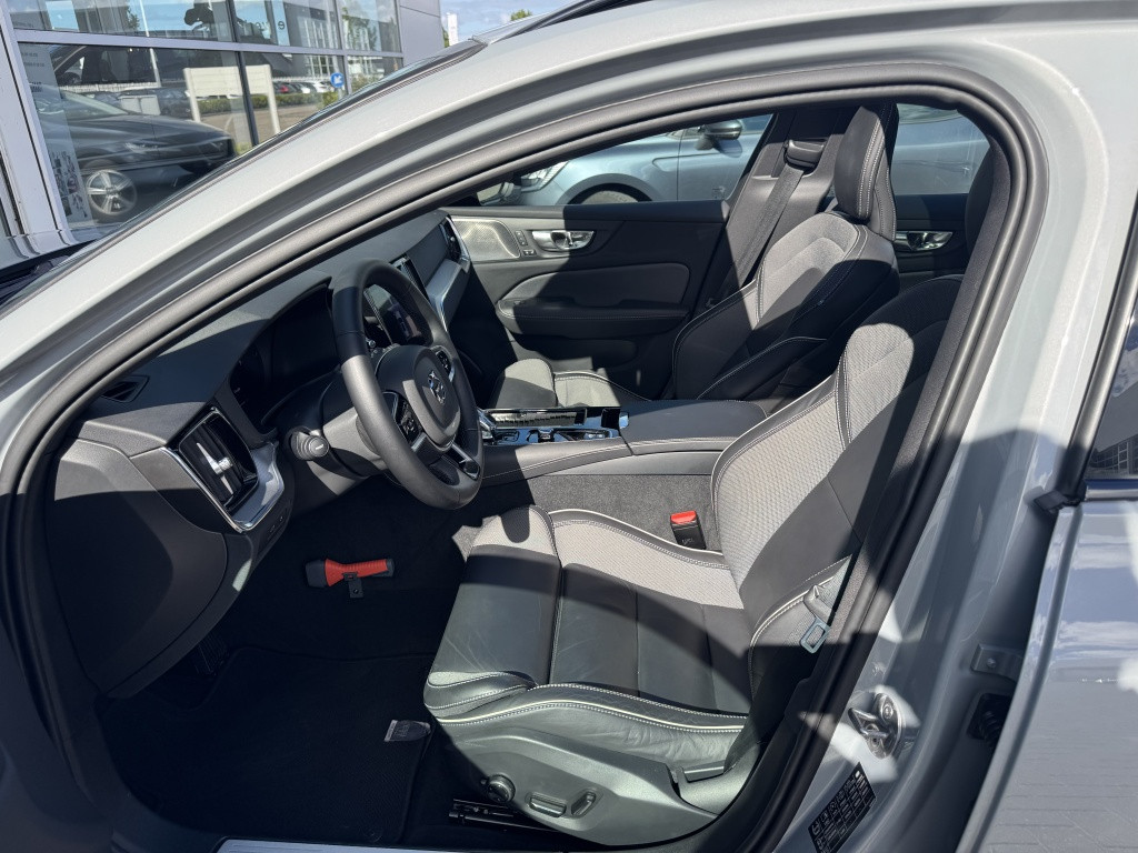Volvo V60 t6 398pk recharge plus dark| panodak| adap.cruise| trekhaak| 36