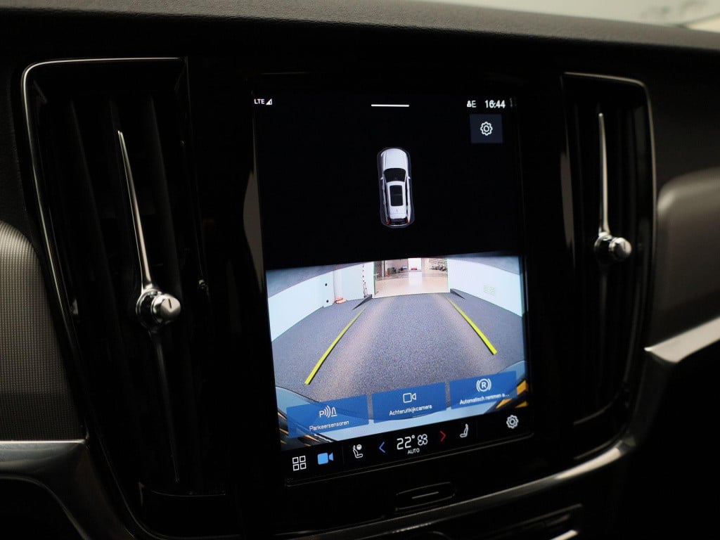 Volvo V90 2.0 b4 momentum business | automaat | navigatie | leder | apple c