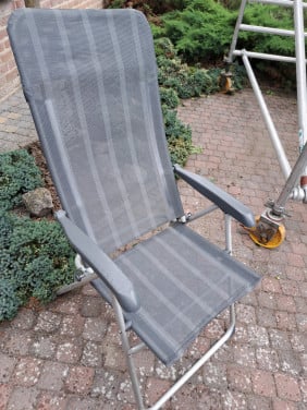 2 ANWB Campingstoelen verstelbaar hoge rug met vertelbare tafel