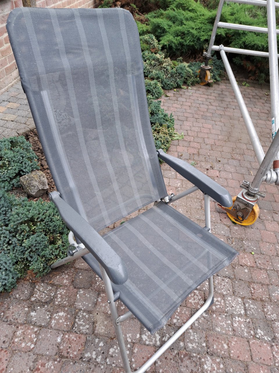 2 ANWB Campingstoelen verstelbaar hoge rug met vertelbare tafel