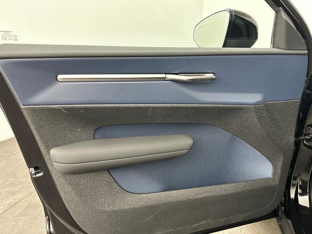 Volvo Ex30 p5 long range ultra black edition