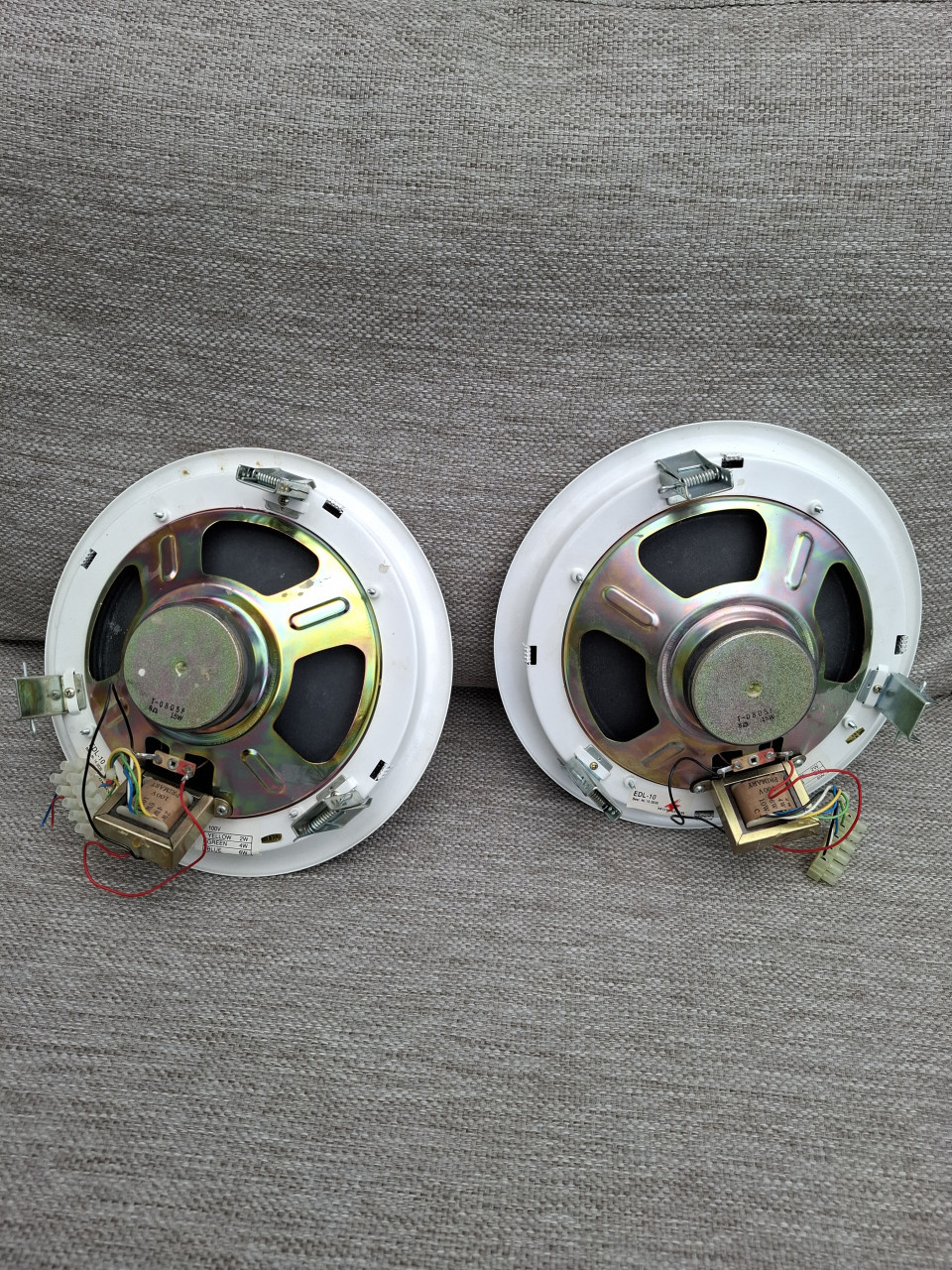 2 x Luidsprekers  voor inbouw in een plafond