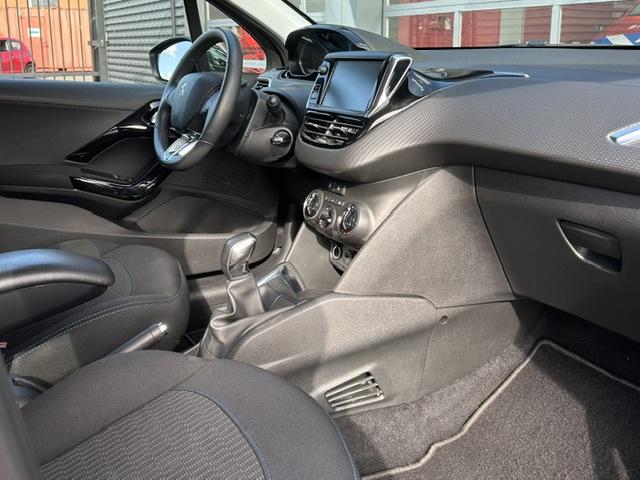 Peugeot 208 1.2 puretech signature